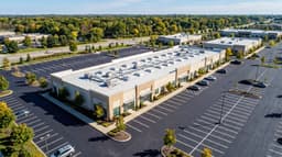 Flex industrial building with loading bays
